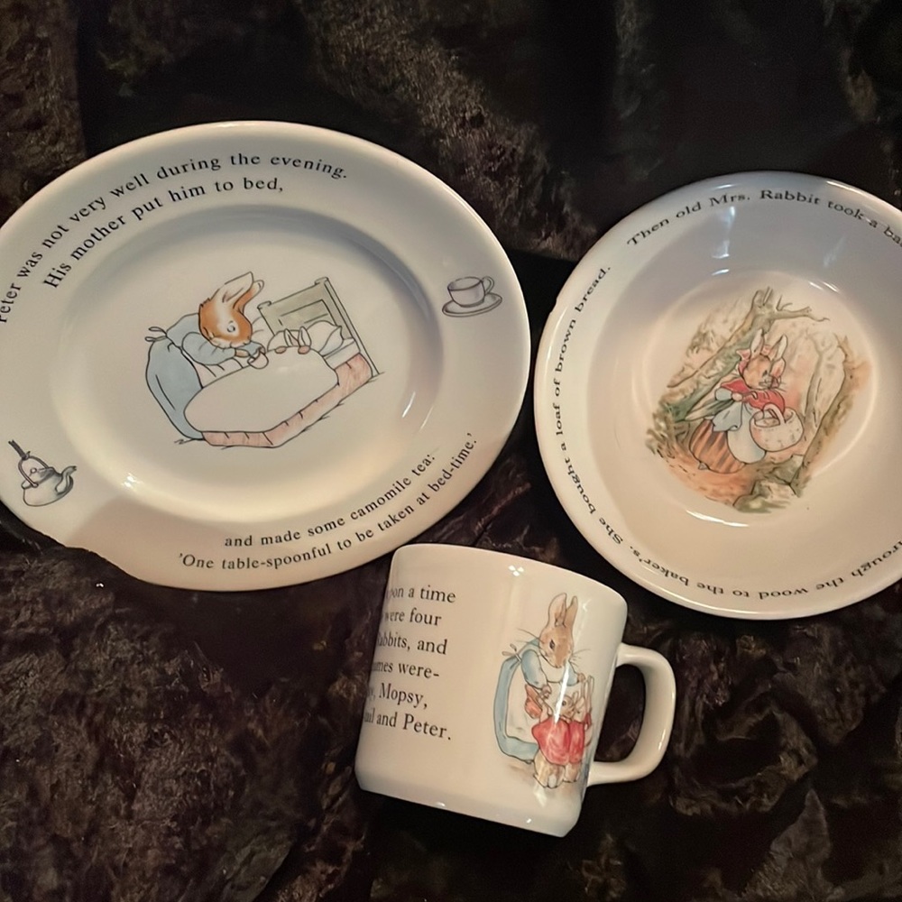 3pc Wedgwood Peter Rabbit Plate Cup Plate Bowl( 2 chips on bowl)